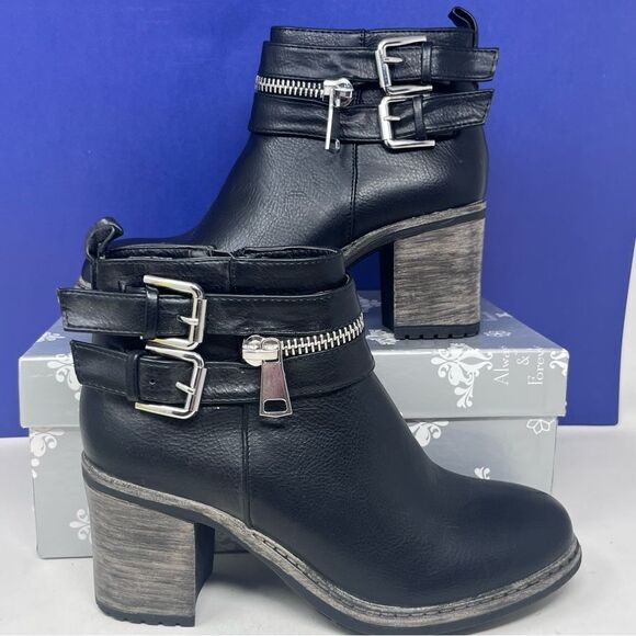 Olivia Miller Baxter Silver Hardware Buckle Zipper Booties NWOB size 7 - Picture 1 of 9